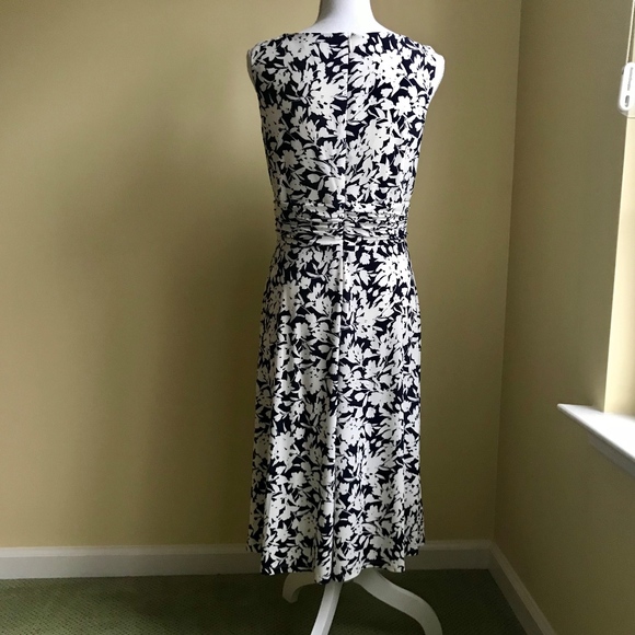 Chaps Shirred Waist Dress Size M Black & White - Picture 3 of 7
